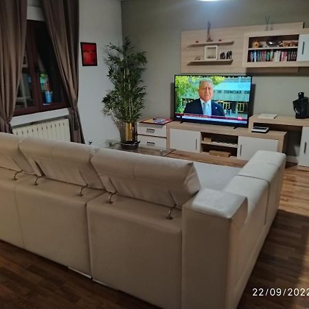 Piso Navas Apartment Navas de San Antonio Luaran gambar