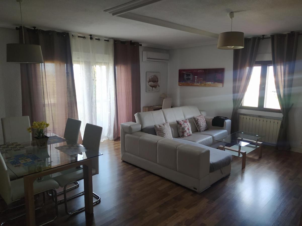 Piso Navas Apartment Navas de San Antonio Luaran gambar